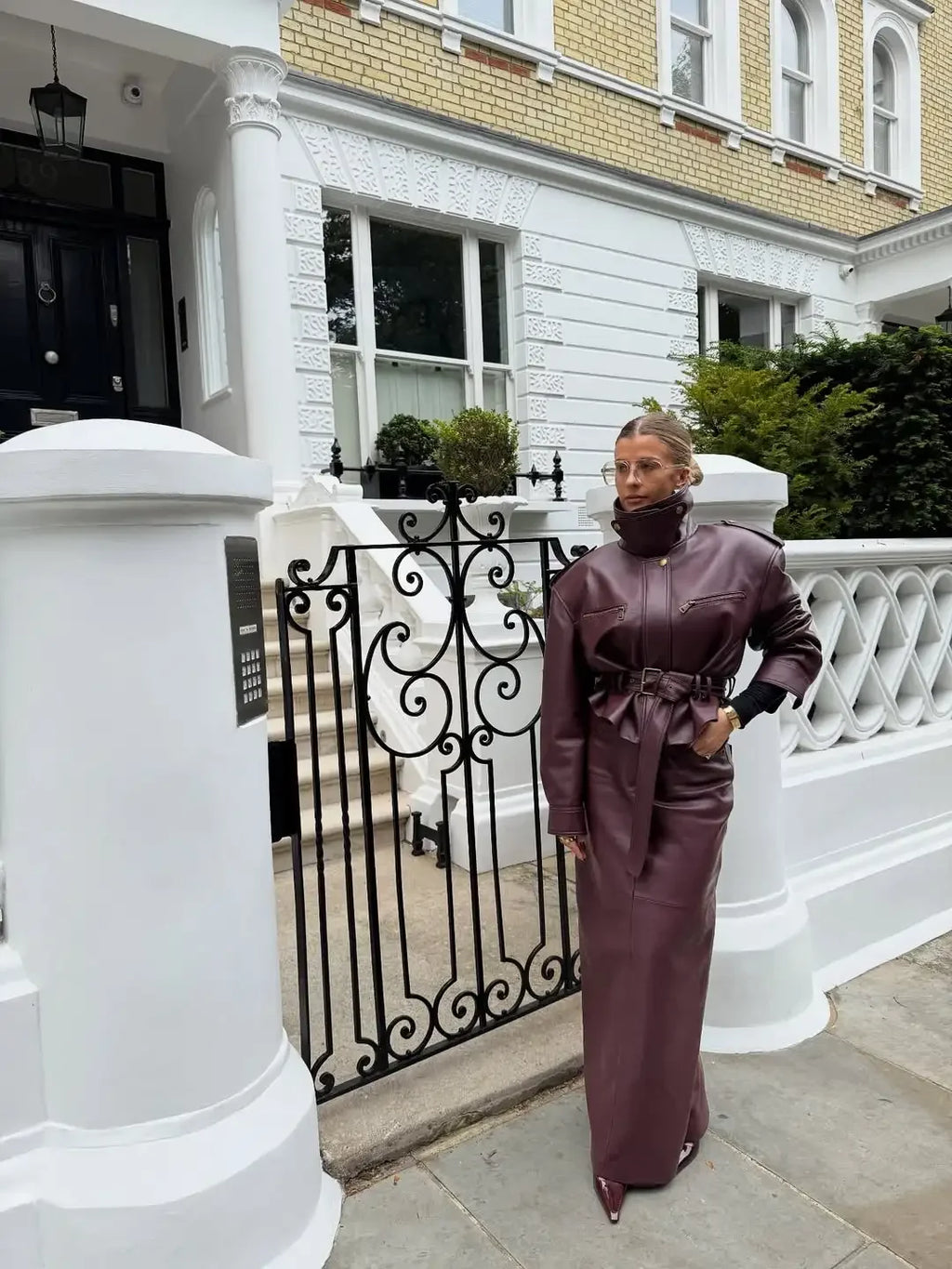 Women Solid Burgundy Waist Cinching Jacket Fashion Lace Up Stand Collar Zipper Bucket Short Jackets 2025 Lady High Street Coat